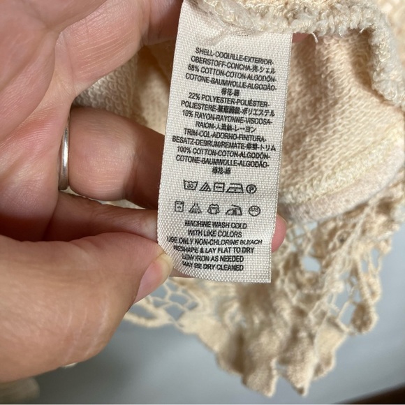 Free People tan crocheted lace overlay top open back women’s size small trendy - Picture 6 of 6